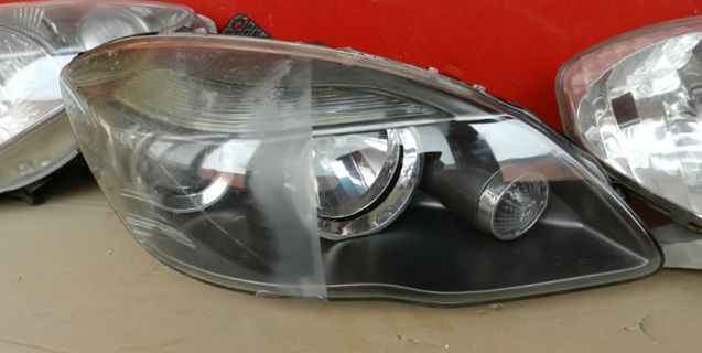 汽車大燈修復(fù)