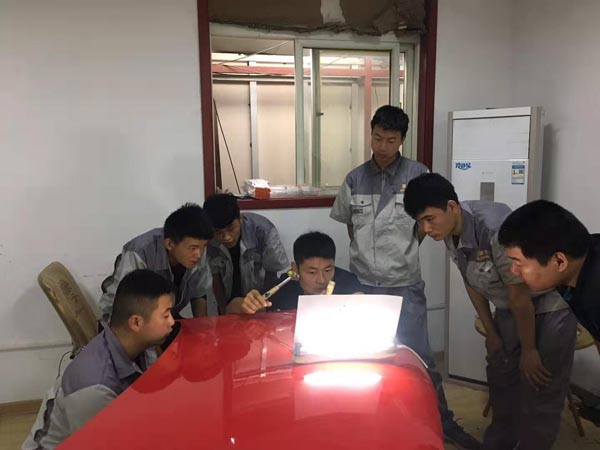 學習汽車凹坑無損修復(fù)